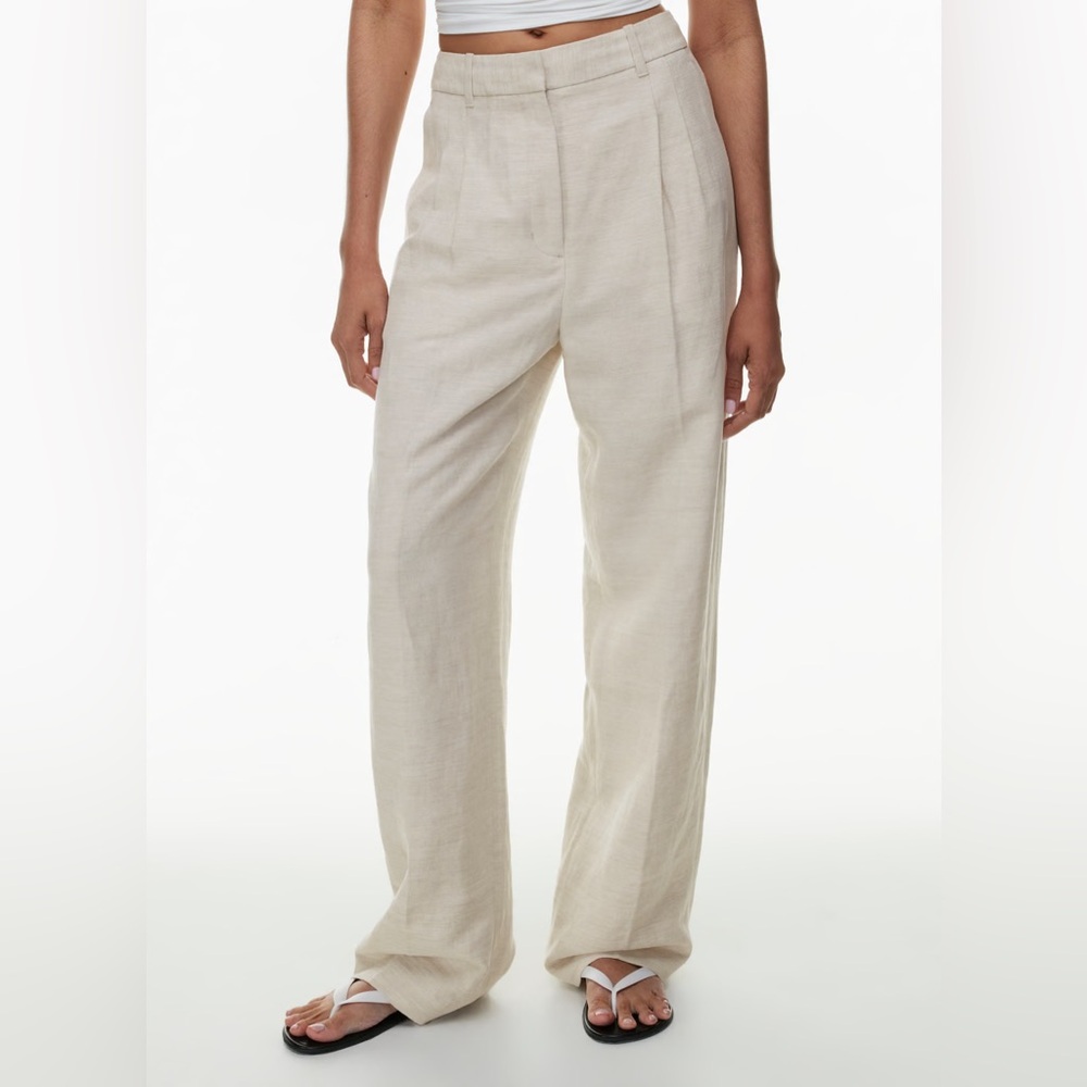 Aritzia Effortless Pant - Size 4 in Ecru (Limited Edition)